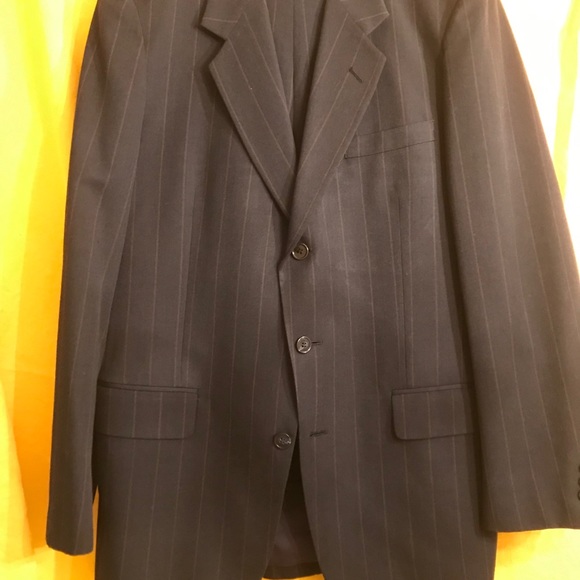 Oscar de la Renta wool suit. Navy. 42R - Picture 12 of 12